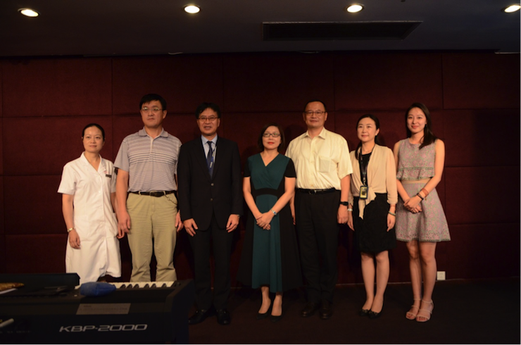 尊龙凯时乐器爱心捐赠行动——将琴声带进闵行社会福利院